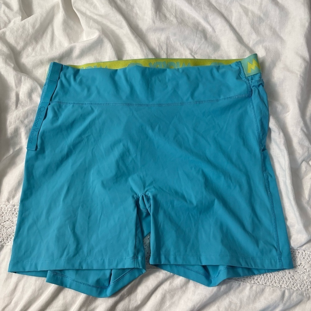Outdoor Voices x Mickey & Co XXXL Snacks Shorts Blue Disney no pouch